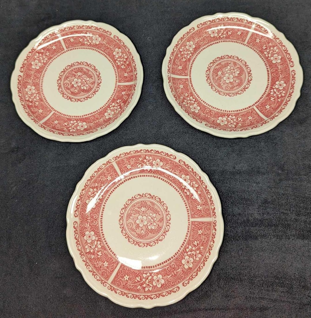 3 Syracuse Strawberry Hill Pink Salad Plates C: 3 Syracuse Strawberry Hill Pink Salad Plates C. Each of these retired china salad plates is approx 7 1/2" x 1" x 7 1/2" and the total weight is 2.20 lbs. There are some markings on the bottom.