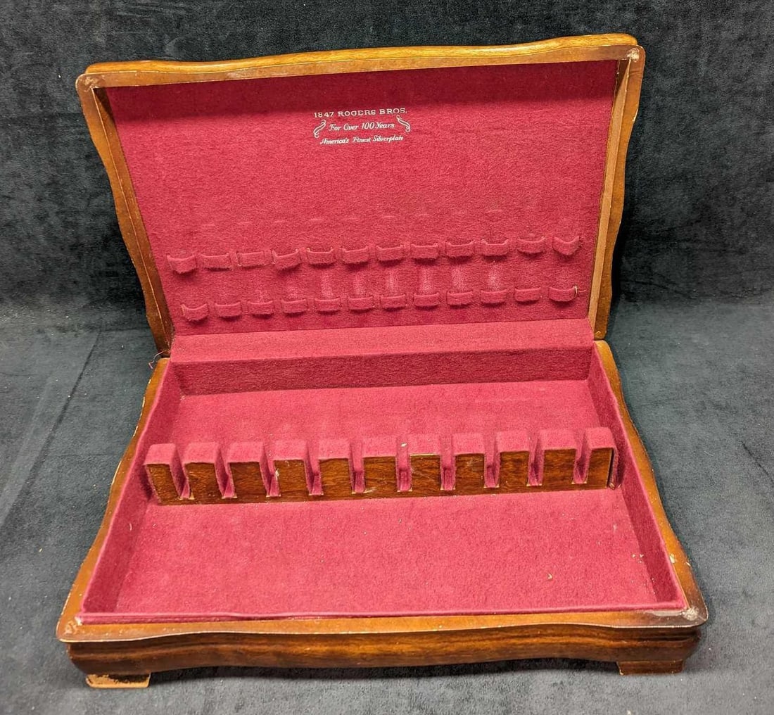 1847 Roger Bros Flatware Box With Red Felt (1 of 7)