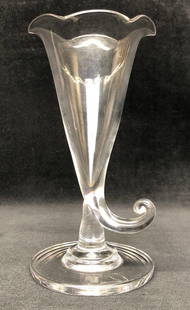MCM Vintage Glass Cornucopia Vase: This lot contains MCM Vintage Clear Glass Cornucopia Vase. It is approx 8" x 4" x 4" and weighs about 1.0lbs. Overall the MCM Glass Cornucopia Vase is in good used condition with signs of light wear a