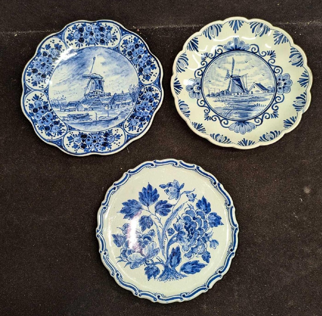 3 Vintage Holland Delft Decorative Blue & White Plates (1 of 5)