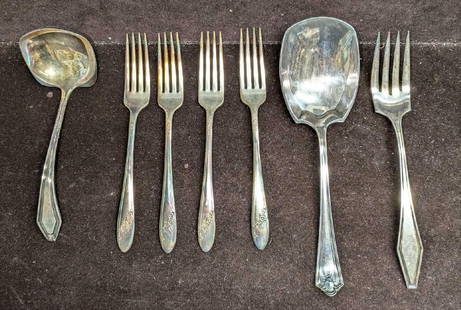 7 Vintage Silver Plated Forks & Serving Ladle & Spoon: 7 Vintage Silver Plated Forks &amp; Serving Ladle &amp; Spoon. This lot includes:  (1) Holmes &amp; Edwards Silver Plated Dinner Plate. This is approx 1 1/4&#34; x1 1/2&#34; x 8 1/4&#34;. (1) W.M. Rog