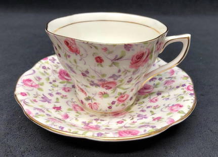 Rosina Fine Bone China Tea Cup & Saucer Set - Made in England: Vintage Tea Cup and Saucer Set - Rosina - Fine Bone China - Made in England.  Tea Cup 4&#34; x 3-1/4&#34; x 2-1/2&#34; Saucer 5-1/2&#34; x 5-1/2&#34; x 1&#34;  The combined weight is about 0.4lbs. Ove