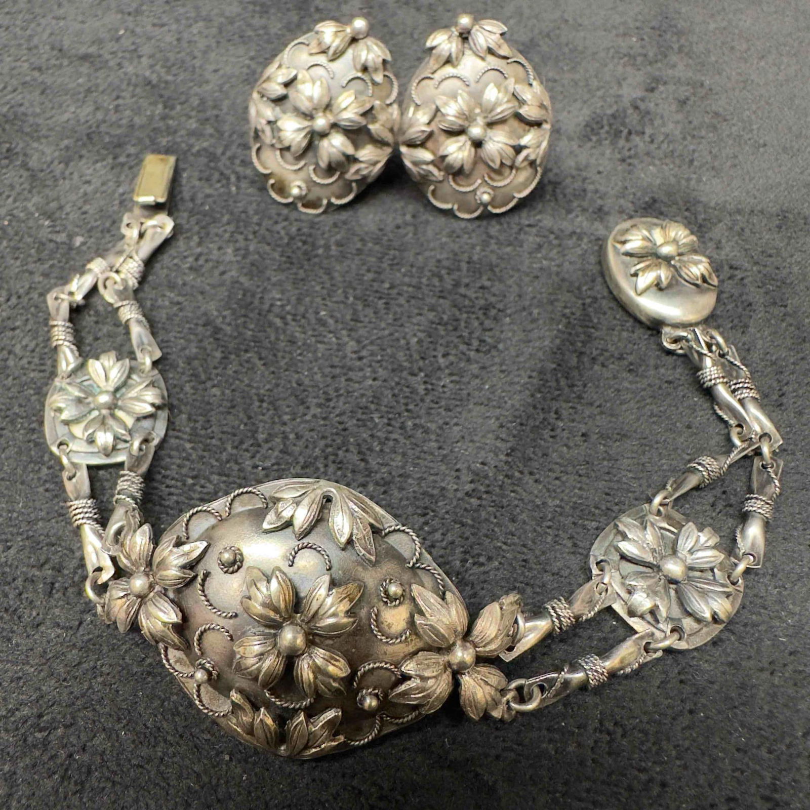 Intricate Floral Crafted Flower Sterling Silver Bracelet and Earrings Set A55: This item is in good pre-owned, previously used/displayed condition with noticeable light wear, and surface scratches. Please reference all photos for full details. This piece of jewelry has been test