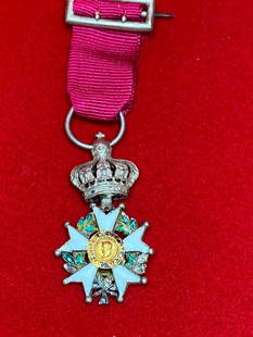 Mini Second Empire French Legion D'Honneur Medal: Mini Second Empire French Legion D'Honneur Medal This fine medal has been tested and researched to the best of our abilities, and is authentic to the best of our knowledge. Please see photos, as