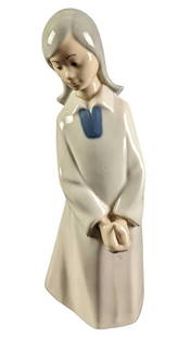 Vintage Rex Valencia Young Woman Figurine: Vintage Hummelwerk Rex Valencia Young Woman Porcelain Figurine. Made in Spain. Is approx 4" x 2" x 9 1/2" and it weighs 1.05lb. The figurine is in a good, vintage condition with one very small chip (o