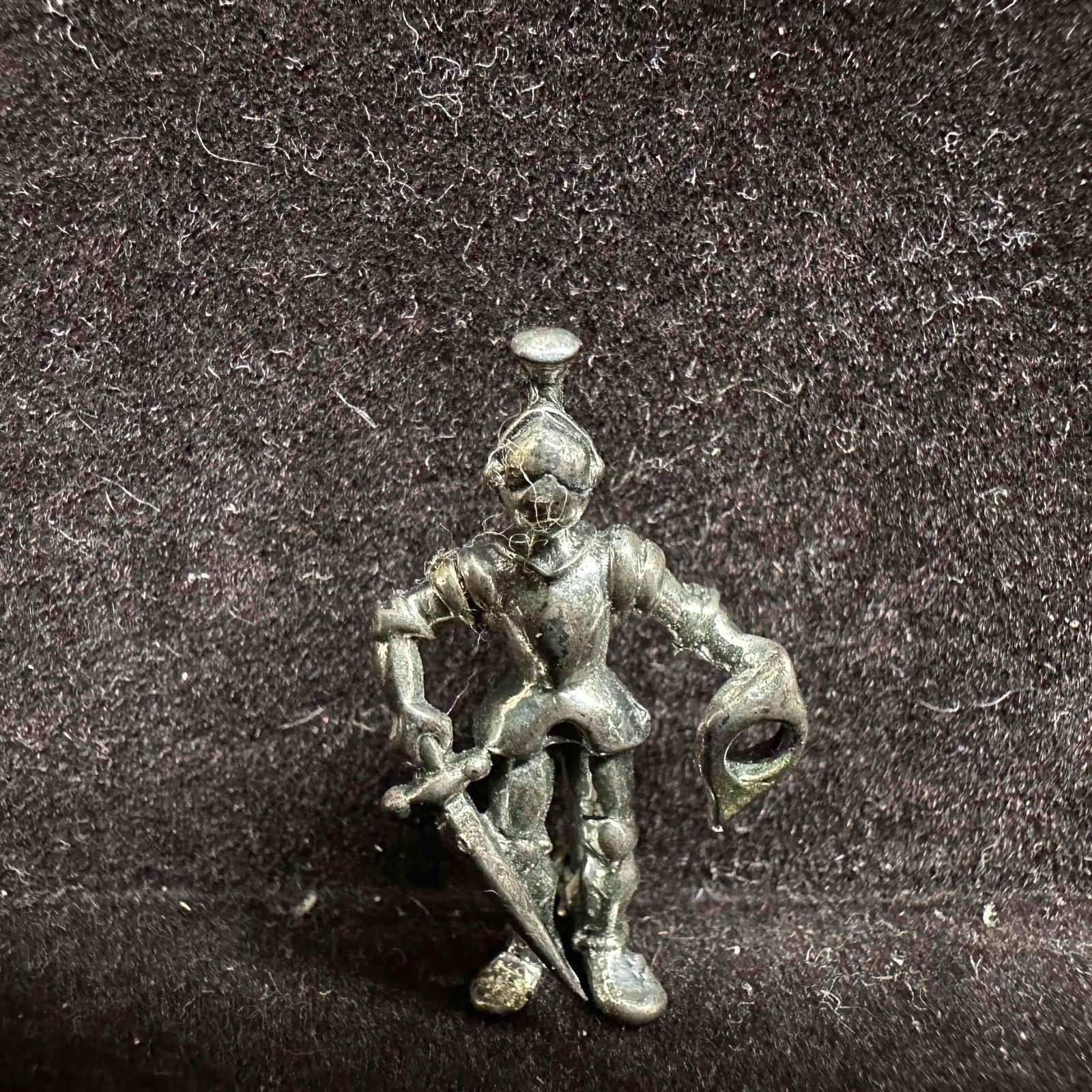 Knight with Sword Sterling Silver Brooch D92 (1 of 5)