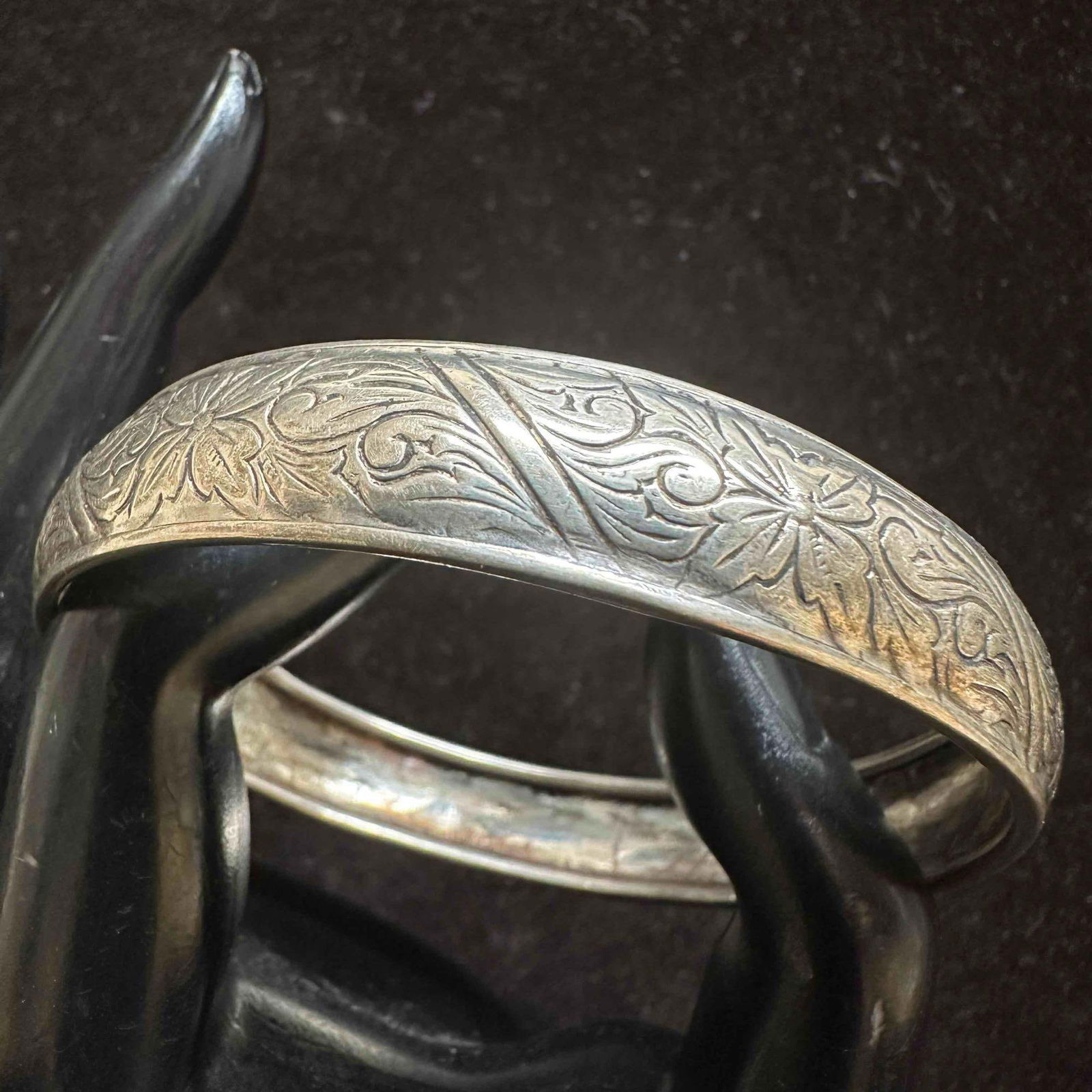Sterling Silver Embossed Etched Floral Domed bangle Bracelet D99: This item is in good pre-owned, previously used/displayed condition with noticeable light wear, and surface scratches. Please reference all photos for full details. This piece of jewelry has been test