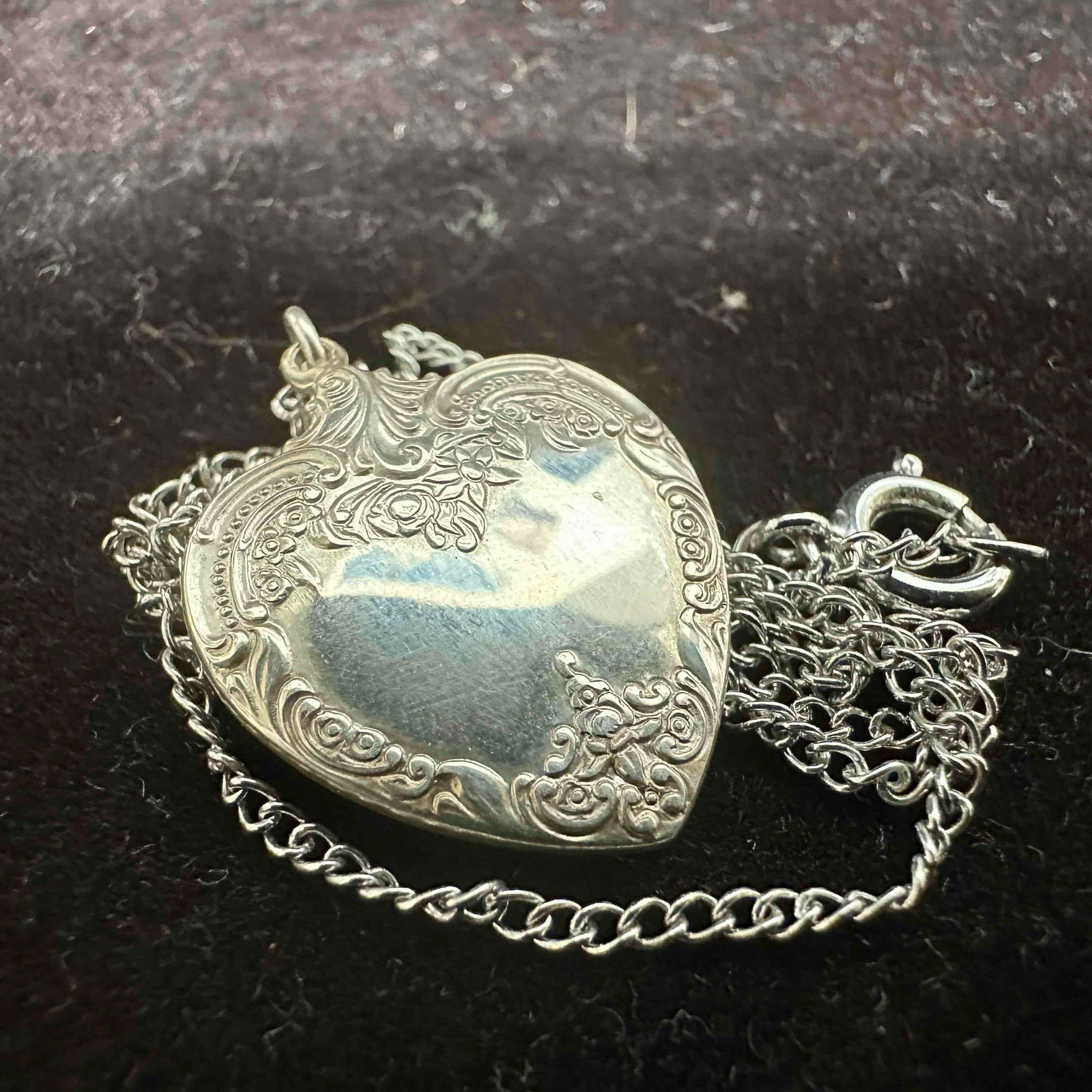 Vintage Wallace Silversmiths Sterling Stamped Floral Ornate Heart Necklace F1 (1 of 8)