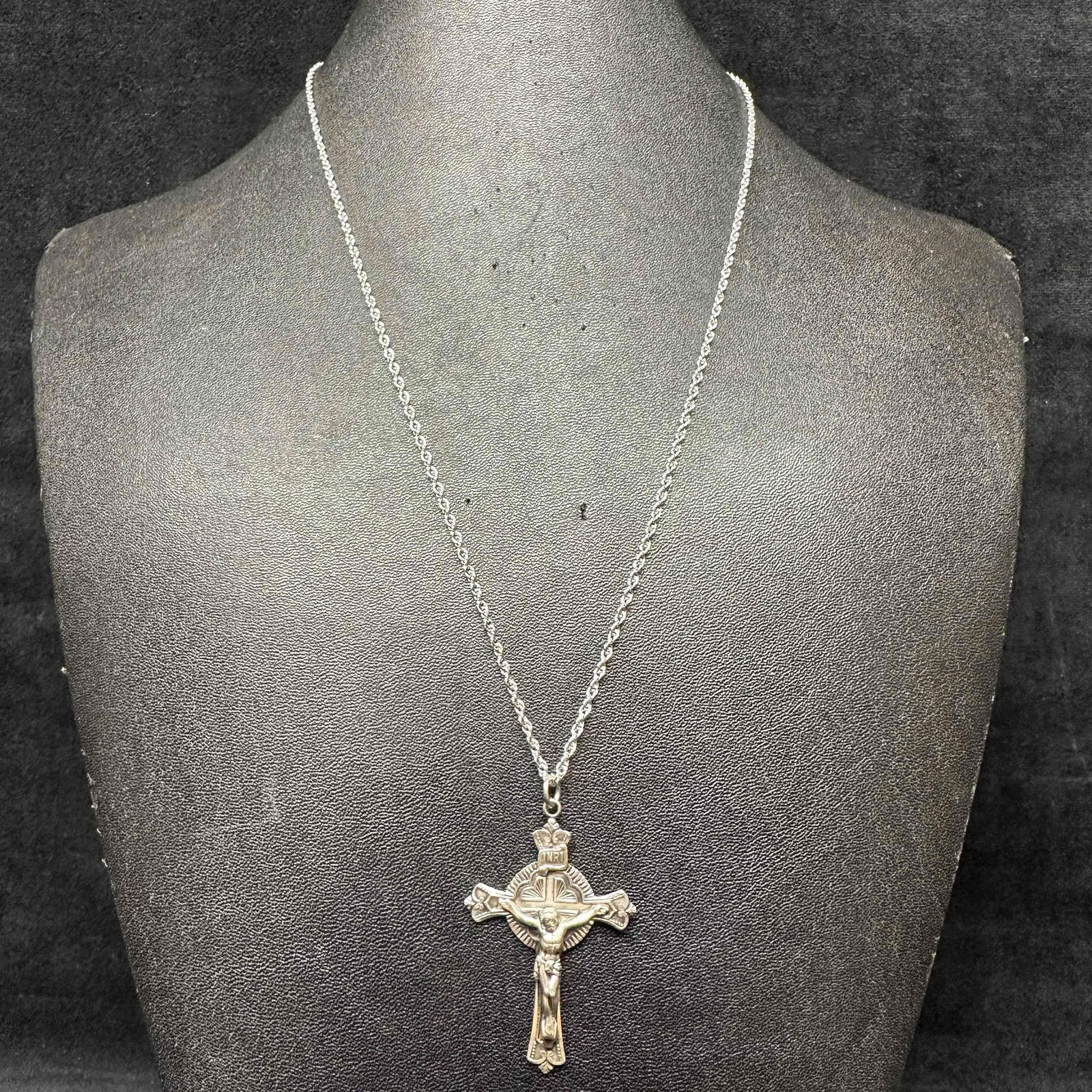 Sterling Silver Ornate Crucifix Cross Chain Necklace D85 (1 of 8)