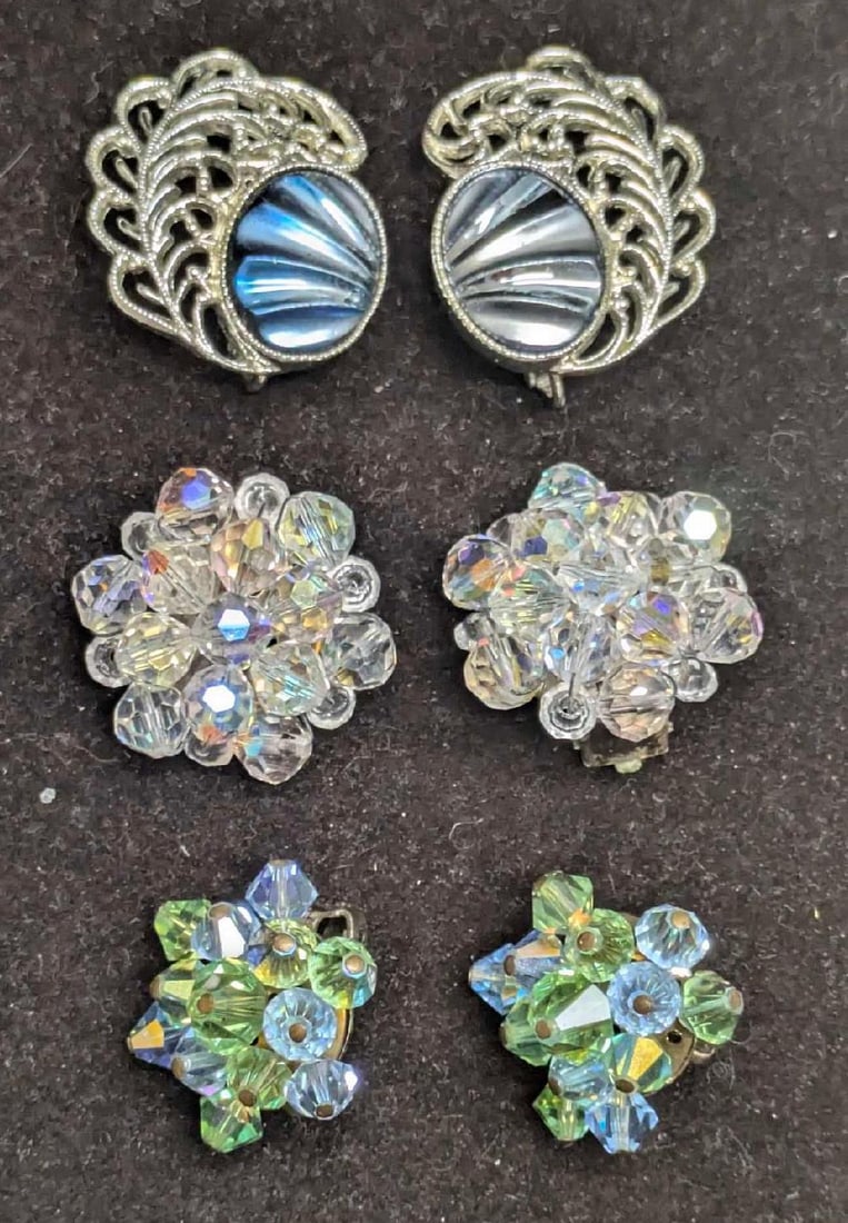 Coventry Royal Plumage And AB Crystal Clip On Earrings: Coventry Royal Plumage And AB Crystal Clip On Earrings. This lot includes: (1) Set Of Silver Tone Sarah Coventry Royal Plumage Clip On Earrings. Has lucite stones. Each is approx 1 1/2" x 1"