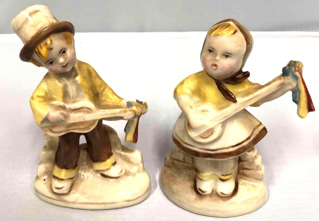 Pair Of Elbee Art Hand Decorated Porcelain Musician Figurines Man & Woman (1 of 8)