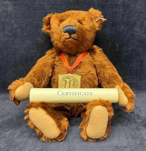Louis Teddy Bear 650789 By Margarete Steiff GmbH Limited Edition 1994 With Certificate: This lot contains a Louis Teddy Bear 650789 By Margarete Steiff GmbH Limited Edition 1994 With Certificate. This Steiff bear is #2,242 of #3,500. The design of the bear is based on an old pattern and