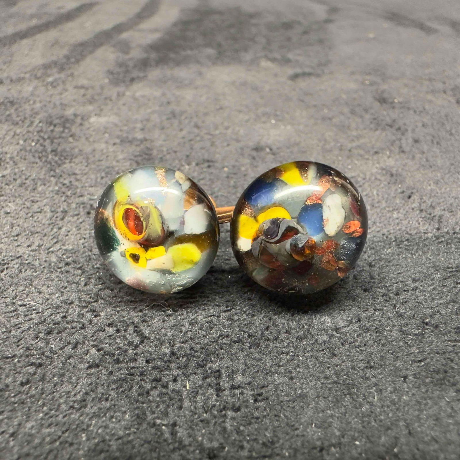 Murano Venetian Art Glass Lamp Work Multi Colored Copper Accents Circle Bead Earrings F62: Murano Venetian Art Glass Lamp Work Multi Colored Copper Accents Circle Bead Earrings F62. Earrings with multi colored glass beads with beautiful designs on each. The earrings feature copper colored a