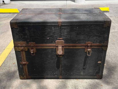 Vintage London Trunk & Bag Co. New York Chest: This lot contains a Vintage London Trunk & Bag Co. New York Chest. It is approx 40" x 22" x 29 1/2" and it weighs about 94lbs. Overall the Vintage Chest/Trunk is in average used condition with some cl
