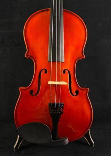 Full Size Student Violin: Full Size Student Violin  Student violin with spruce top and maple ribs, back, and neck. Comes with case and bow. Great for learning the instrument, will only need an E string.  Approximate size in ca