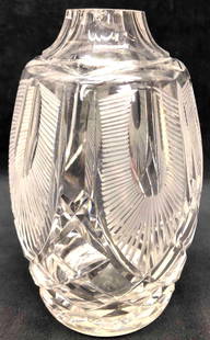 H.Lee Crystal Decanter: This lot contains a H. Lee crystal decanter. This decanter is missing its stopper. The bottom is engraved with the name H. Lee. The decanter is approx 7" x 3 1/2" and weighs about 2.5lbs. The decanter