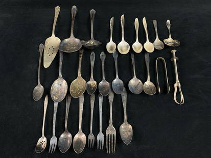 Vintage Mixed  lot Of 27 Pc Silver Plated Flatware: Vintage Mixed lot Of 27 Pc Silver Plated Flatware .   Please view all of our pictures they are part of our description. Sold as is 35 oz