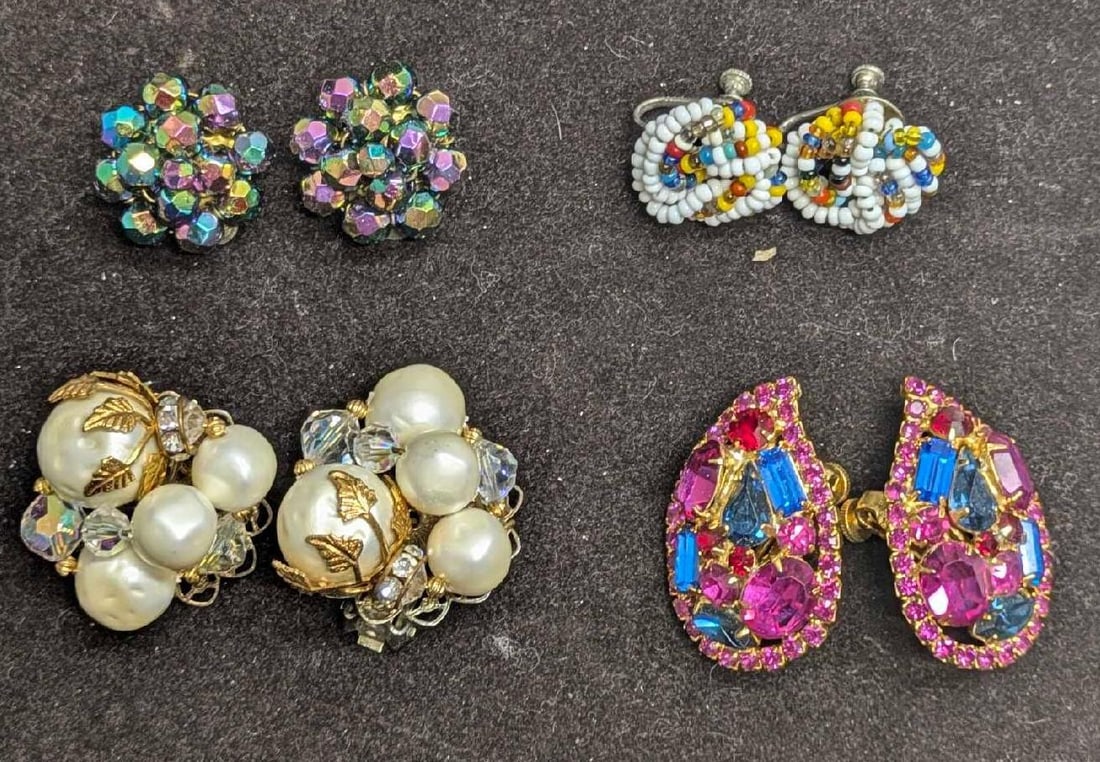 Vintage Gold Silver Tone Colorful Rhinestone Beaded Faux Pearl Clip On Screw Back Earrings: Vintage Gold Silver Tone Colorful Rhinestone Beaded Faux Pearl Clip On Screw Back Earrings. This lot includes: (1) Set Of Unsigned Screw Back Silver Tone Beaded Earrings. Each is approx 3/4" x 3/