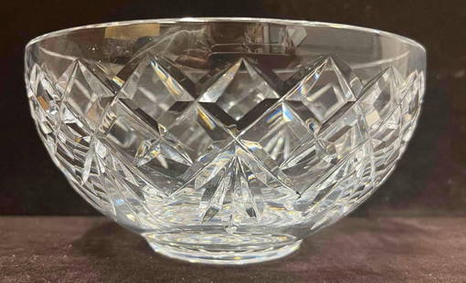 Waterford Crystal Bowl: This lot contains a Waterford Crystal Bowl. Overall the Waterford Crystal is in excellent pre owned condition with no noticeable flaws. The original box has some minor wear from storage. The approx we