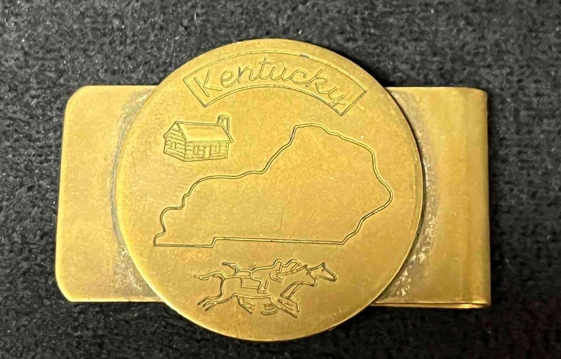 Vintage Kentucky Money Clip & Two Bonus Clips With Attachments: This lot contains Vintage Kentucky Money Clip & Two Bonus Clips With Attachments. The three clips fit in a small 4 1/4" x 6 1/2" plastic bag. Total weight is 3.2lbs. Overall the Money Clips are in goo