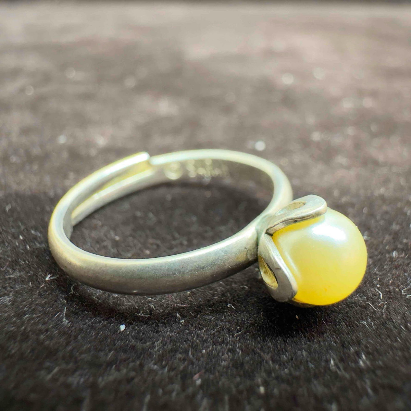 Vintage Sarah Coventry Sterling Silver Solitaire Faux Pearl Ring: This item is in good pre-owned, previously used/displayed condition with noticeable light wear, and surface scratches. Please reference all photos for full details. This piece of jewelry has been test