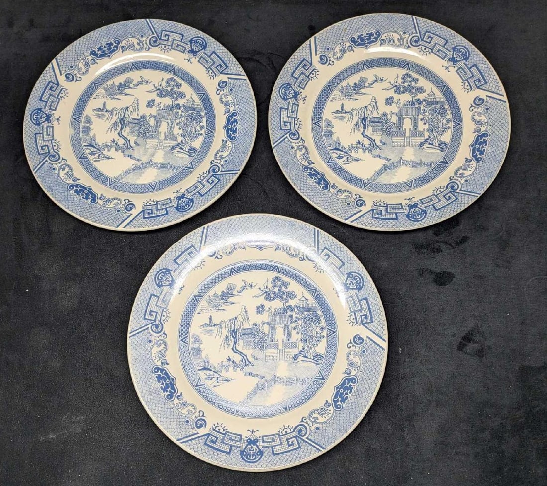 3 Vintage Chinoiserie Blue & White Toile Dinner Plates: 3 Vintage Chinoiserie Blue & White Toile Dinner Plates. Each of the plates is approx 10 3/8" x 10 3/8" x1" and the total weight is 5lbs. Some of the color is faded/worn. Please see the images as they