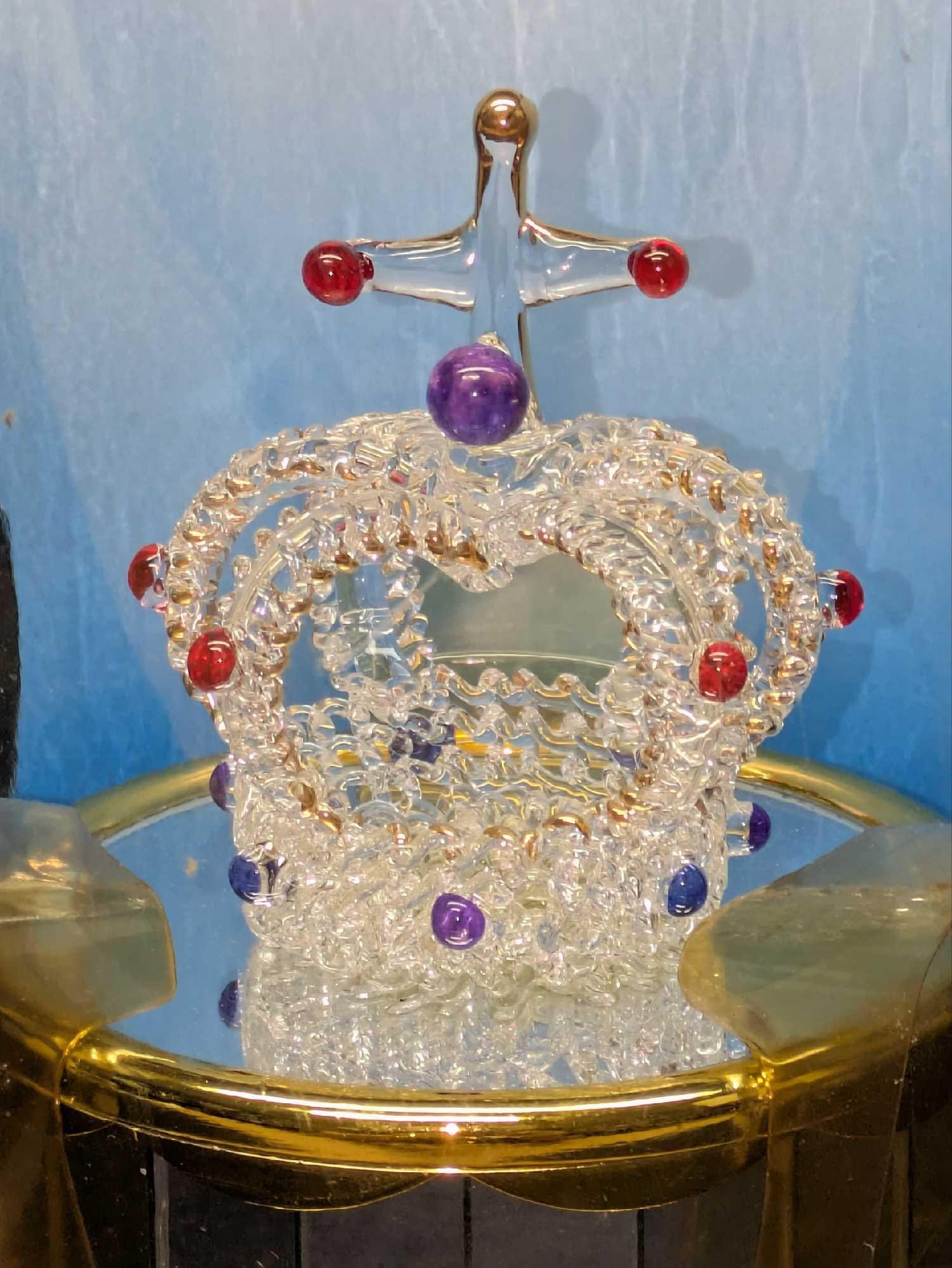 Glassical Expressions Glass Crown With 22KT Gold Music Box B: Glassical Expressions Glass Crown With 22KT Gold Music Box B. This was sealed in the original packaging which is approx 8"x 5" x 5" and it weighs 0.79lb. The bottom says the music played is "Sleeping
