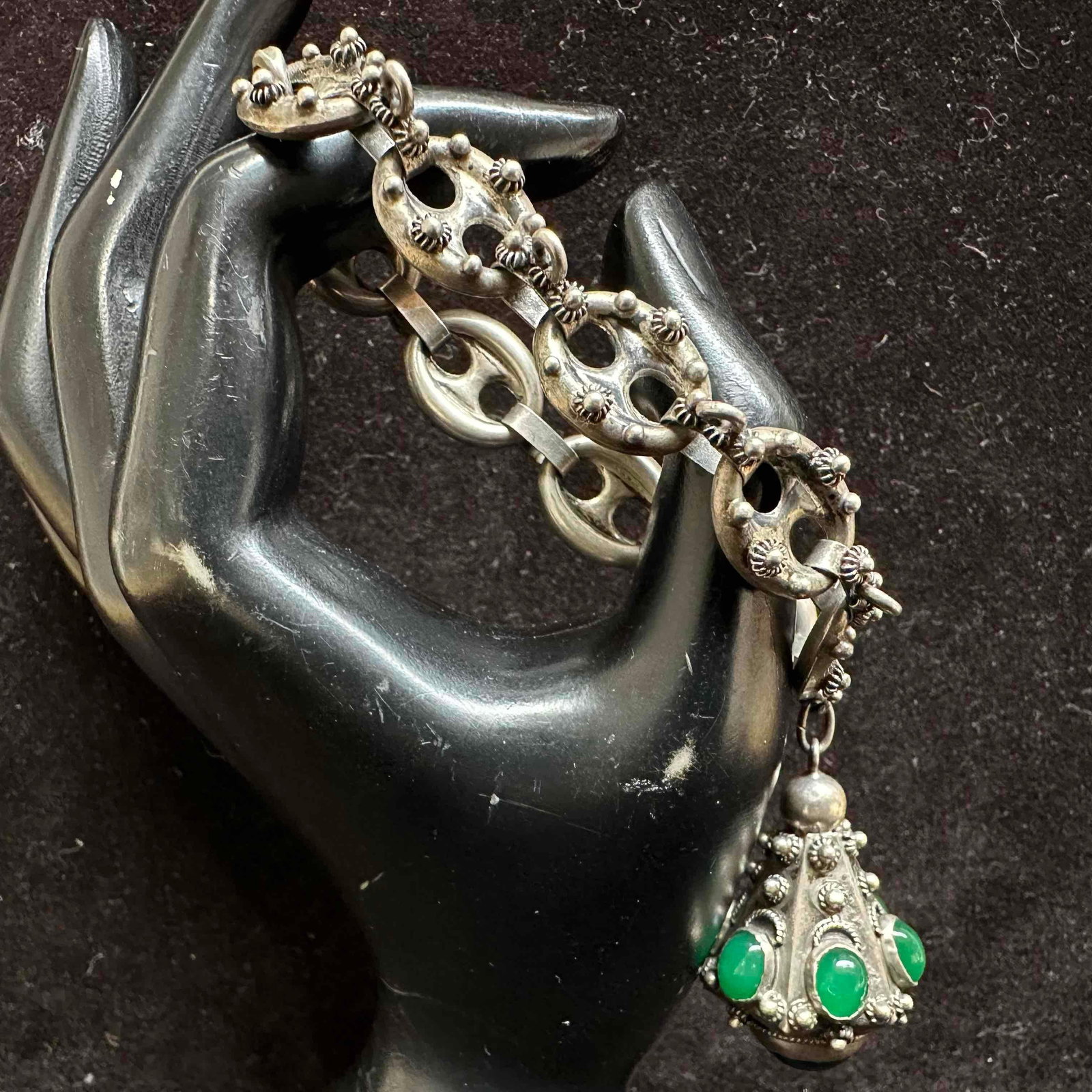 Floral Accent Puffed Mariner Link Chain 800 Silver Green Stone Ornate Silverwork Charm Bracelet H85: This item is in good pre-owned, previously used/displayed condition with noticeable light wear, and surface scratches. Please reference all photos for full details. This piece of jewelry has been test