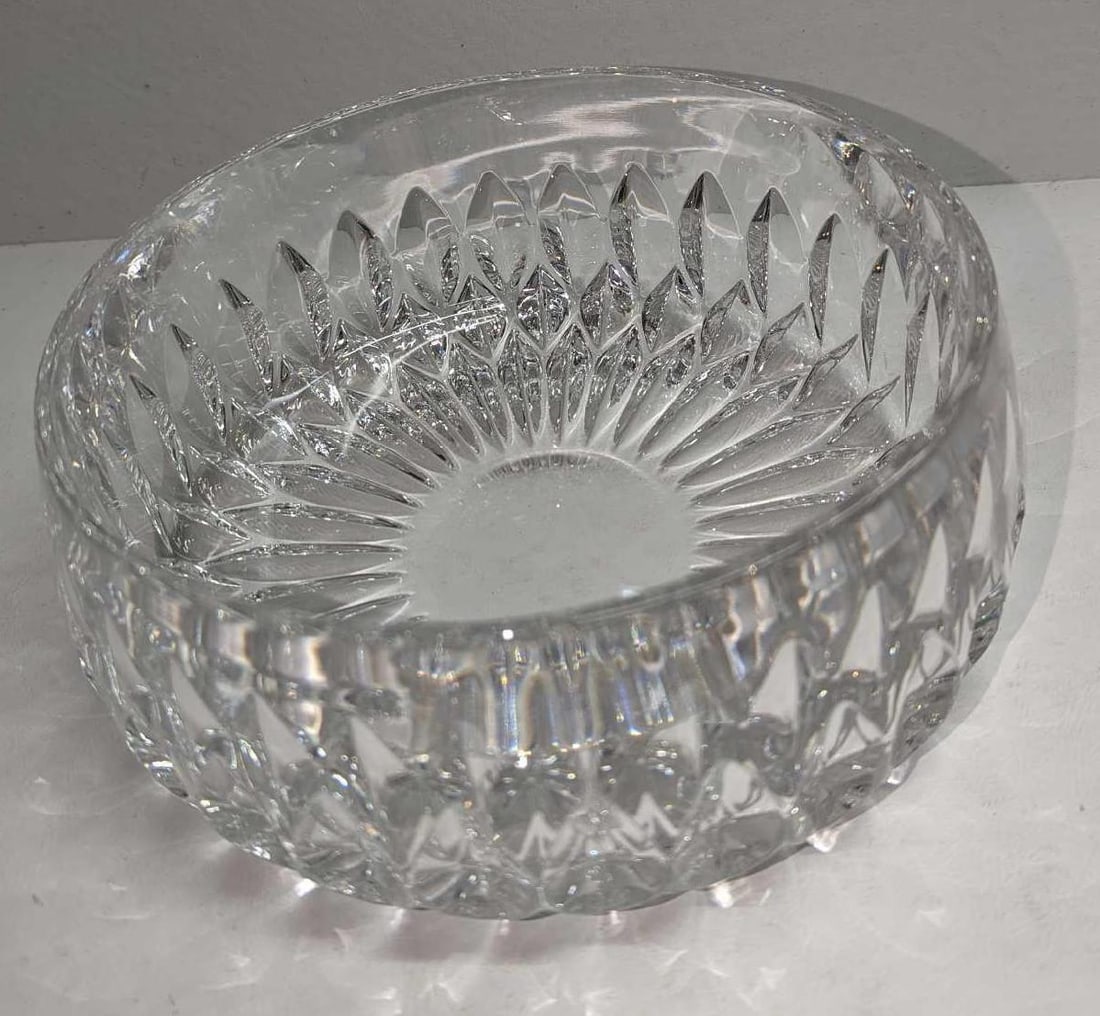 Vintage 7" Heavy Crystal Bowl Gorham Althea Cut: Vintage 7" Heavy Crystal Bowl Gorham Althea Cut. The bowl is approx 8" x 8" x 3 1/4" and it weighs 4.35 lbs. The bowl has no chips or cracks.
