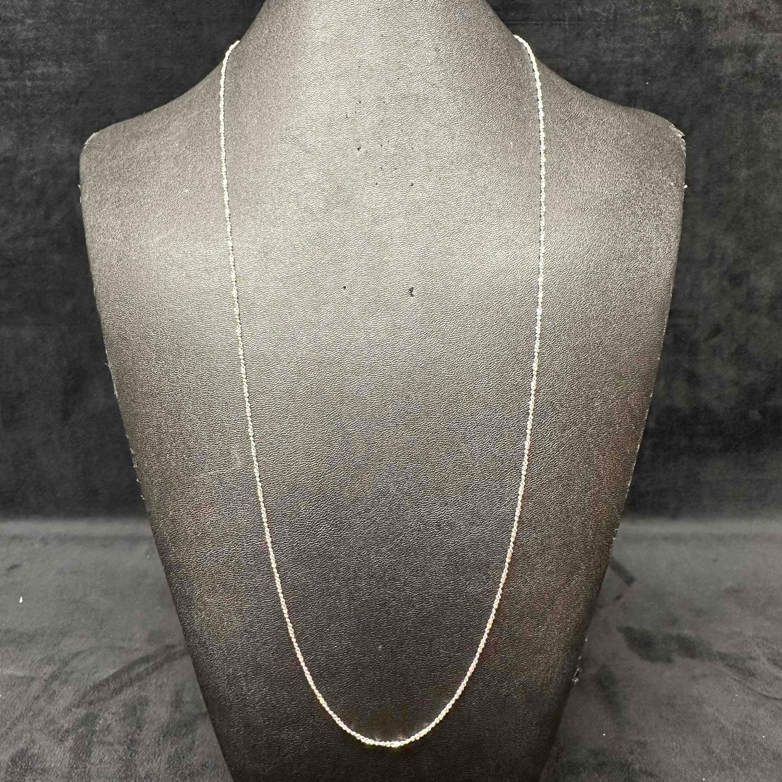30" Thin Rope Chain 925 Sterling Silver Necklace H2: This item is in good pre-owned, previously used/displayed condition with noticeable light wear, and surface scratches. Please reference all photos for full details. This piece of jewelry has been test