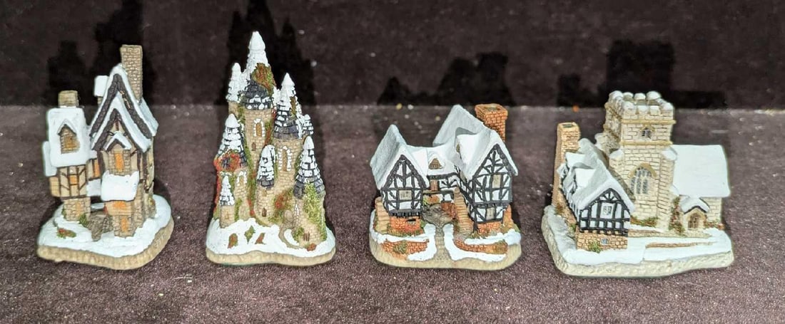 4 David Winter Mini Cottages Ornaments (1 of 6)