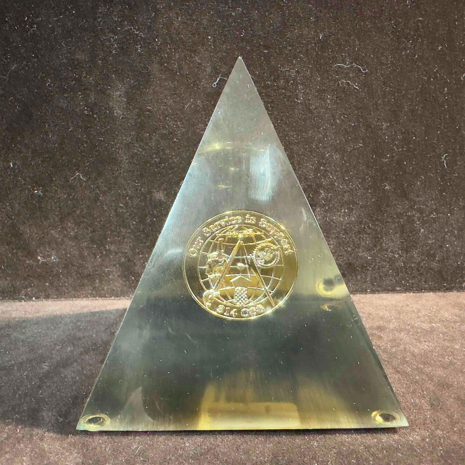 Airfield Operations 314 OSS Coin In Lucite Pyramid Paperweight: Airfield Operations 314 OSS Coin In Lucite Pyramid Paperweight. This lucite paperweight has one (1) Airfield Ops. Coin inside from the Current Ops Training 314 OSS. This item is in great pre-owned, pr