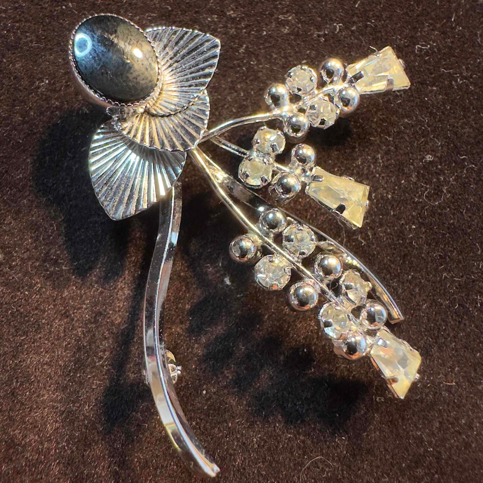 BM Co. Sterling Black Onyx Cubic Zirconia Quartz Flower Brooch: This item is in good pre-owned, previously used/displayed condition with noticeable light wear, and surface scratches. Please reference all photos for full details. This piece of jewelry has been test