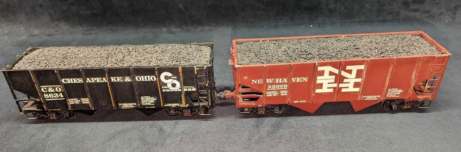 2 Distressed 0 Scale New Haven C&O Coal Hoppers (1 of 5)