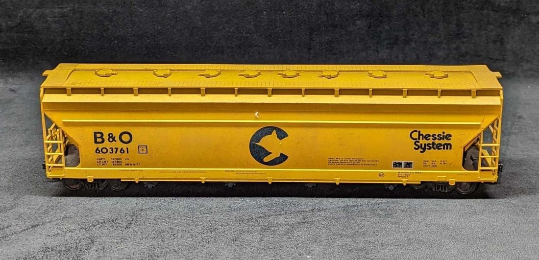 2 Rail Chessie System 4 Bay Centerflow Covered Hopper (1 of 6)