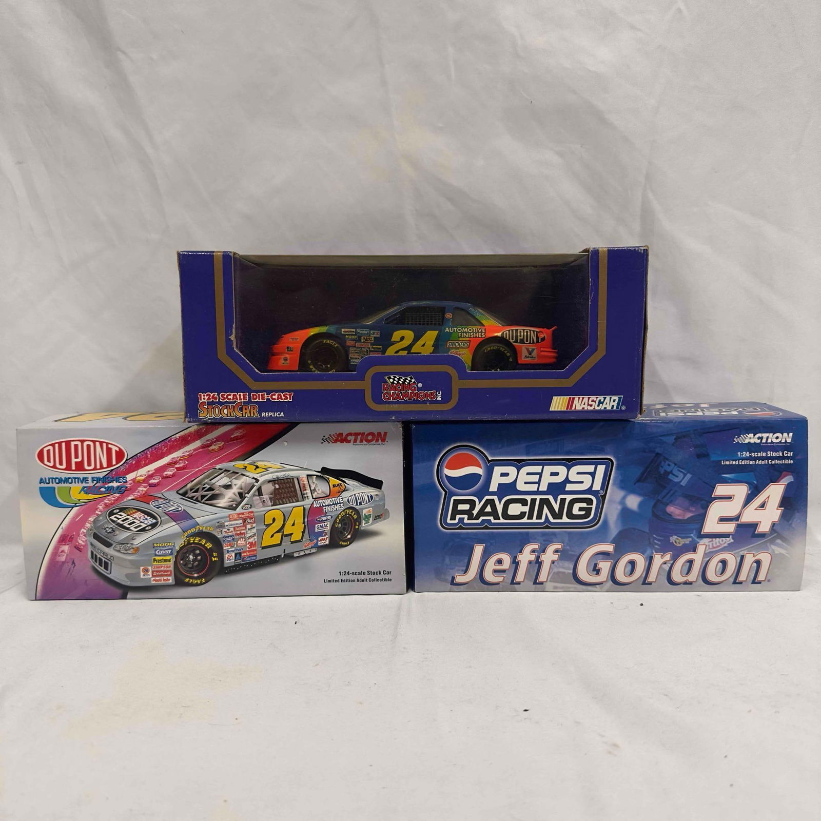 Jeff Gordon 1:24 Scale NASCAR Stock Car Collectible Set Lot of 3 Three Jeff Gordon Cars (1 of 7)