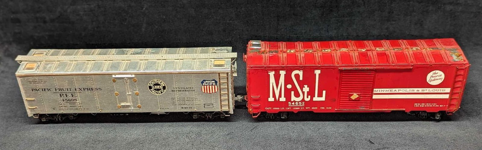 Distressed Minneapolis & St Louis Fruit Express Boxcars O Scale (1 of 9)