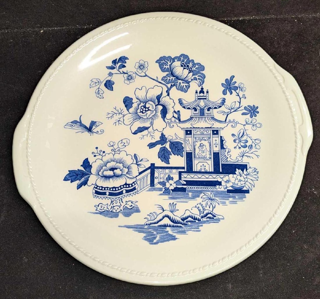 Vintage Taylor Smith & Taylor Chinese Temple Plate With Handles: Vintage Taylor Smith & Taylor Chinese Temple Plate With Handles. This is approx 13" x 12 1/4" x 1" and it weighs 2.30lbs. The plate has no chips or cracks.