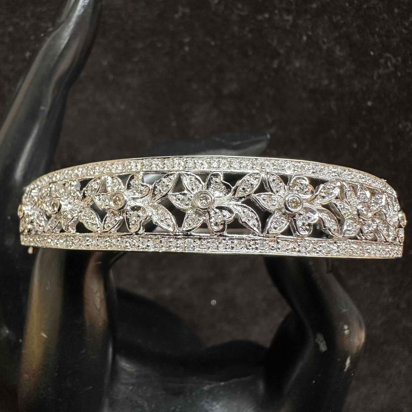 Accent Diamonds Floral Flower Design Sterling Silver Hinged Bracelet 925 (1 of 9)