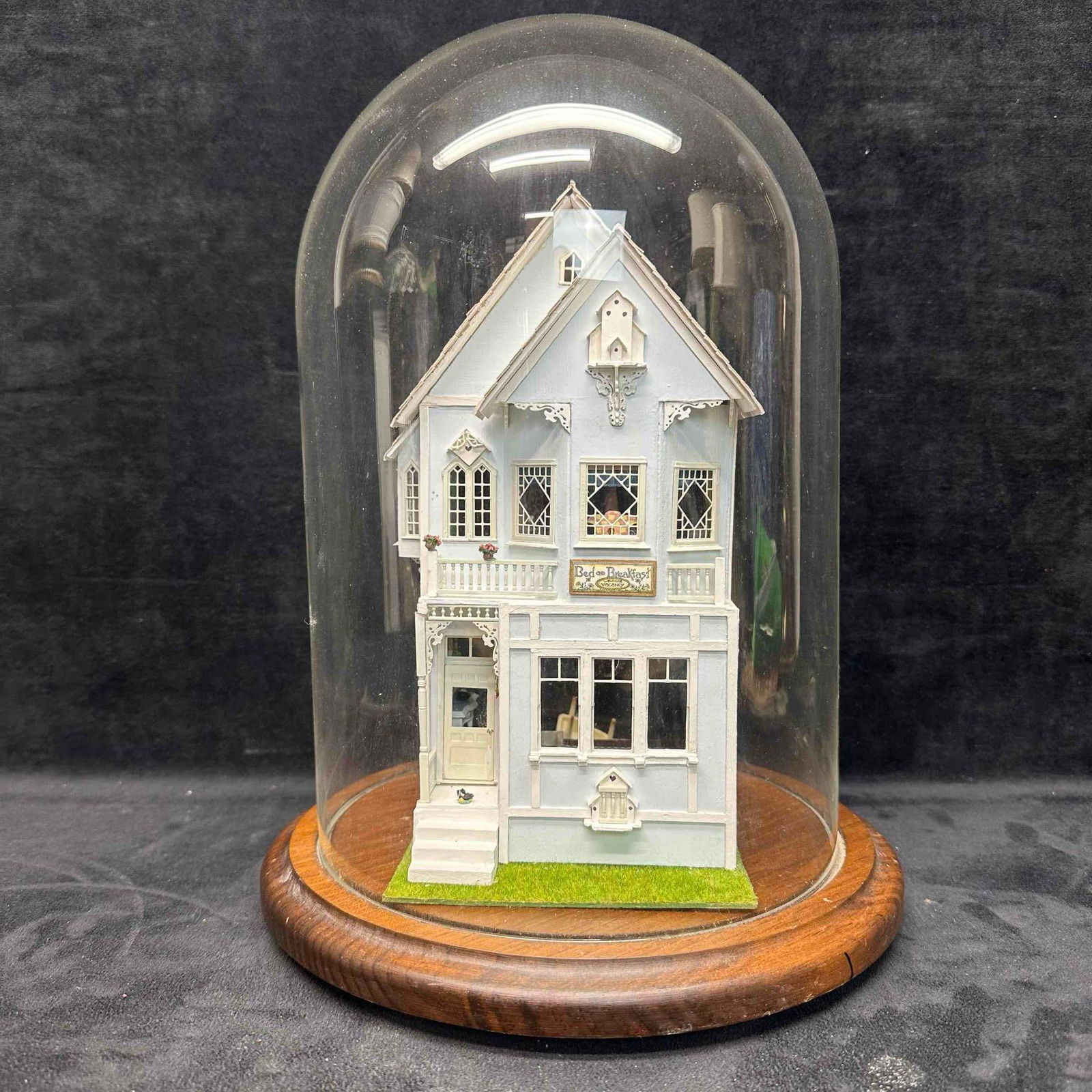 Miniature Victorian Dollhouse in Glass Dome with Mini Furnishings (1 of 9)