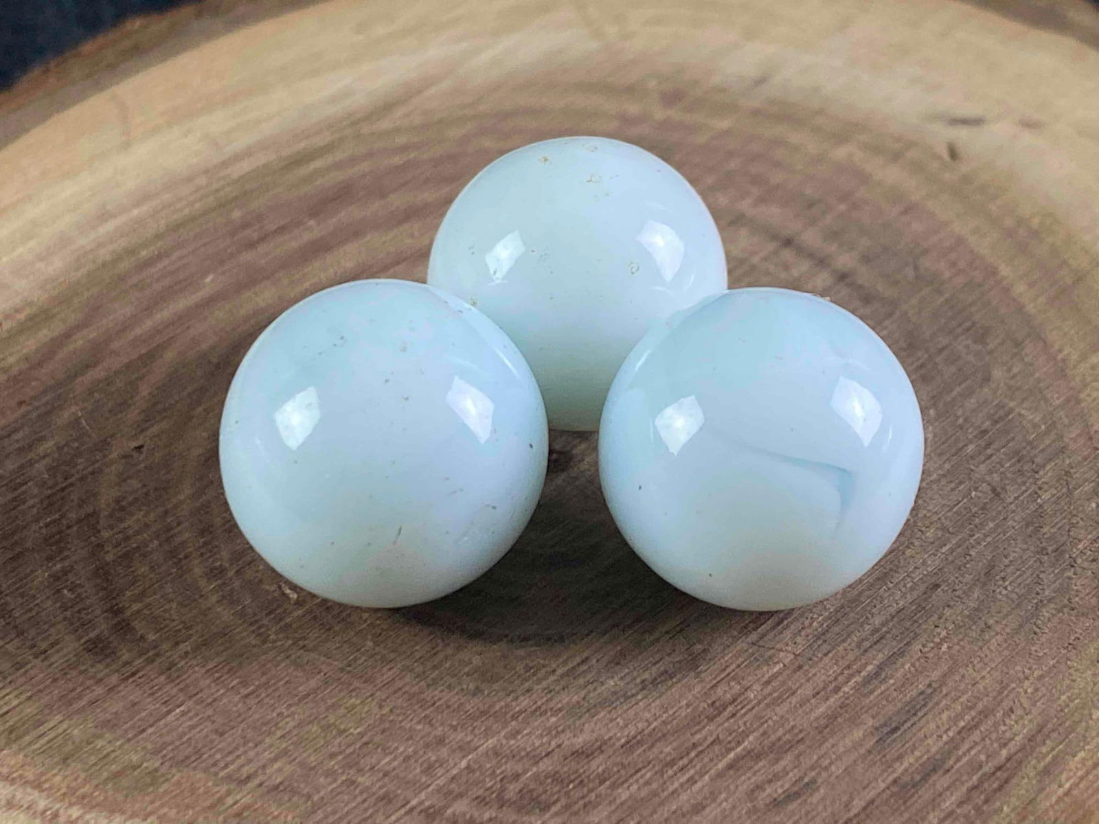 Akro Agate Moonies Marbles: These Antique - Vintage Marbles have been researched to the best of our knowledge . We are not experts or graders in this area please view all our pictures they are part of our description . Feel free
