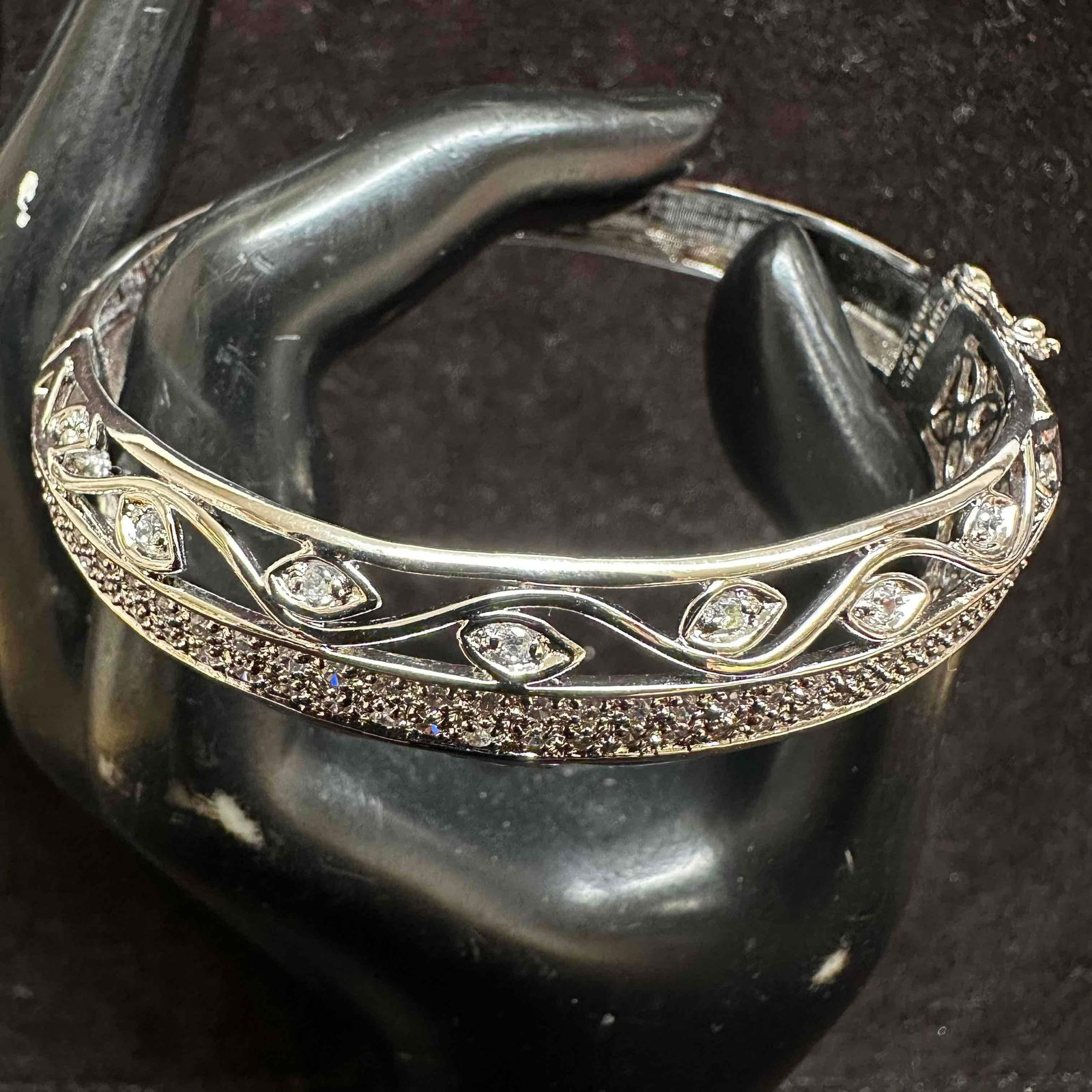 Sterling Silver Cubic Zirconia Floral Design Leaf Motif Bangle Bracelet MWS (1 of 11)