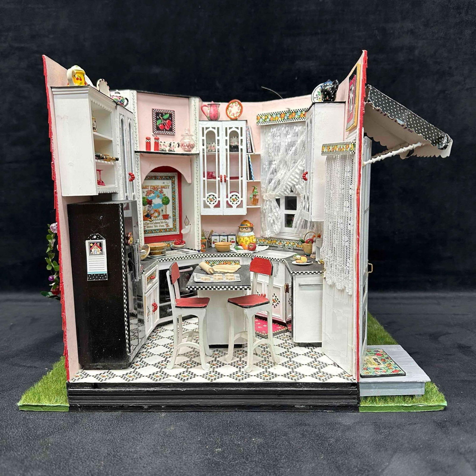 Handmade Mary Engelbreit Style Miniature Kitchen and Cottage Scene (1 of 5)