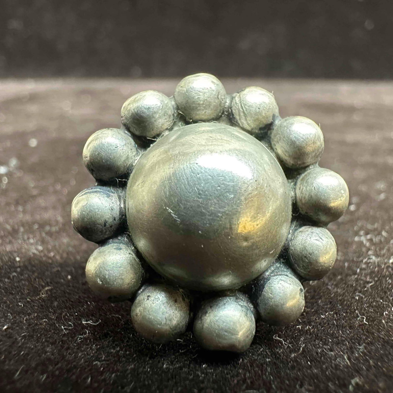 Mexico Sterling Silver Daisy Flower Dome Floral Ring: This item is in good pre-owned, previously used/displayed condition with noticeable light wear, and surface scratches. Please reference all photos for full details. This piece of jewelry has been test
