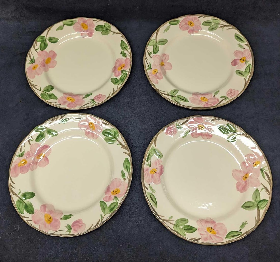 4 Retired Franciscan Desert Rose Dinner Plates B: 4 Retired Franciscan Desert Rose Dinner Plates B. Each is approx 10 1/2" x 10 1/2" x 1 1/8" and the total weight is 7.31lbs. The plates have some signs of wear. Please see the images as they are part