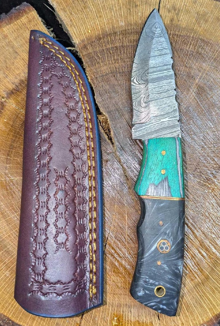 MHS Cutlery Steel Knife & Leather Sheath RTCU: MHS Cutlery Steel Knife & Leather Sheath RTCU. Is approx 2 1/4" x 1" x 9" and it weighs 0.45lb. The knife does not appear to have been used. There are no markings on the knife. Handle is made of