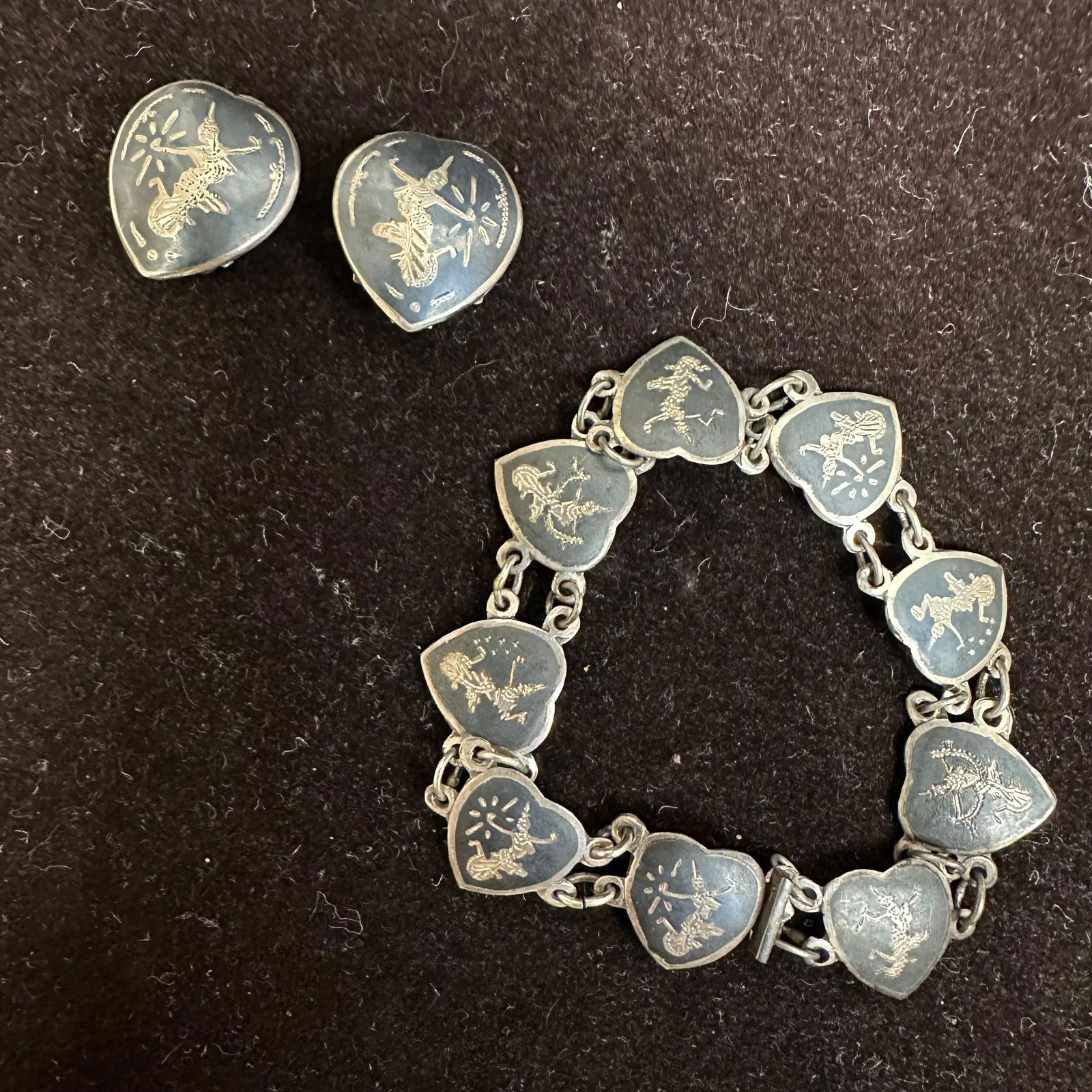 Siam Sterling Niello Heart Shaped Panel Bracelet and Clip On Earrings Set L4 (1 of 9)