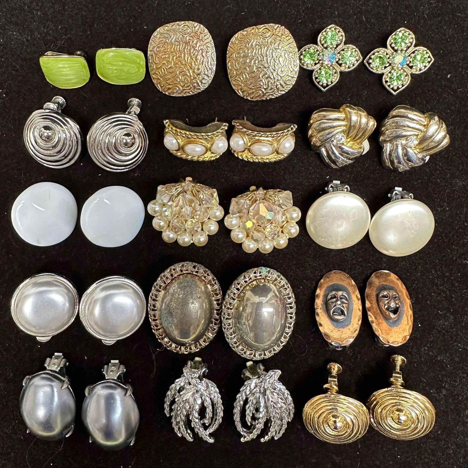 Costume Jewelry Clip On Earrings Lot Fifteen Pairs Assorted Styles J16 (1 of 9)
