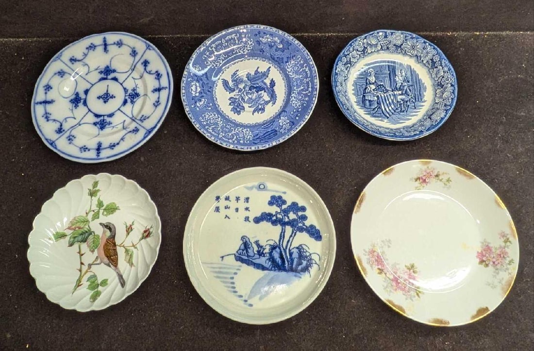 6 Vintage English And French Plates And Bowl: 6 Vintage English And French Plates And Bowl. This lot includes: (1) Porcelain Haviland Limoges French Scalloped Bird Trinket Dish. This is approx 5" x 5" x 3/4". (1) Villeroy & Boch B