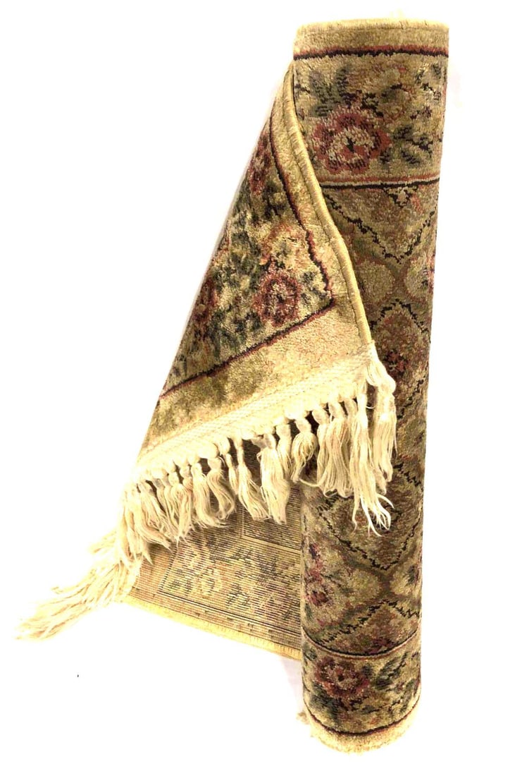 Vintage Rose Rug With Tassel Edges: This lot contains a Vintage Rose Rug With Tassel Edges. It is approx 19 1/4" x 38" and it weighs about 1.9lbs. Exact Maker is unknown. Overall the rug is in good used condition with some light wear/fa